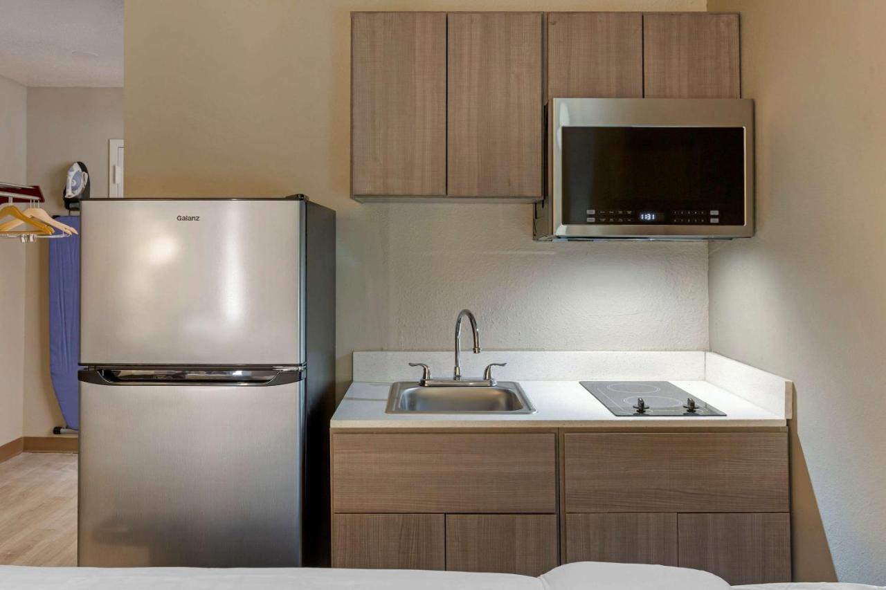 Suburban Extended Stay Hotel Raleigh Bagian luar foto