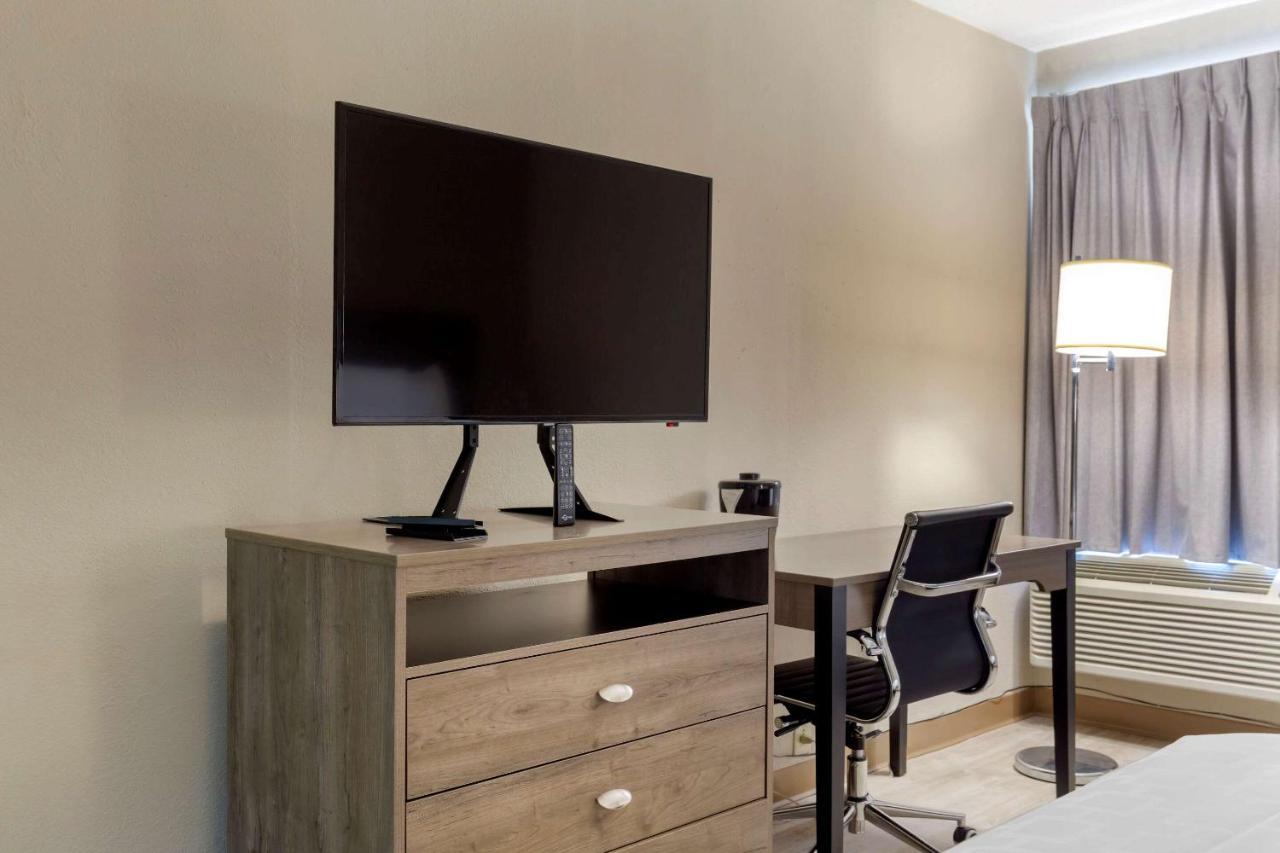 Suburban Extended Stay Hotel Raleigh Bagian luar foto